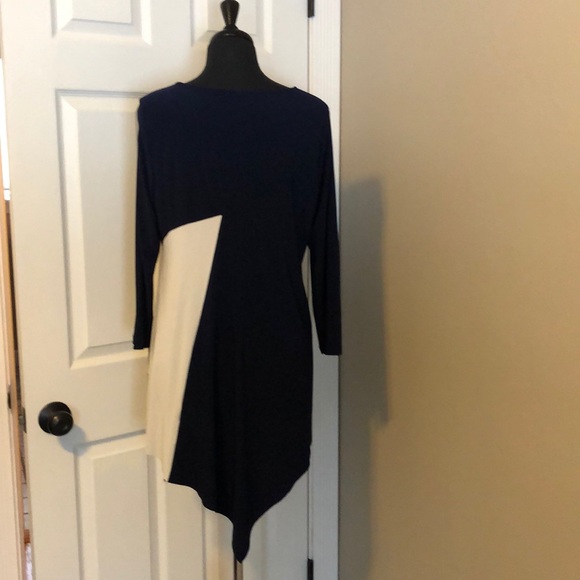 Two Tone Navy/ Cream Drape Tunic - Picture 2 of 2